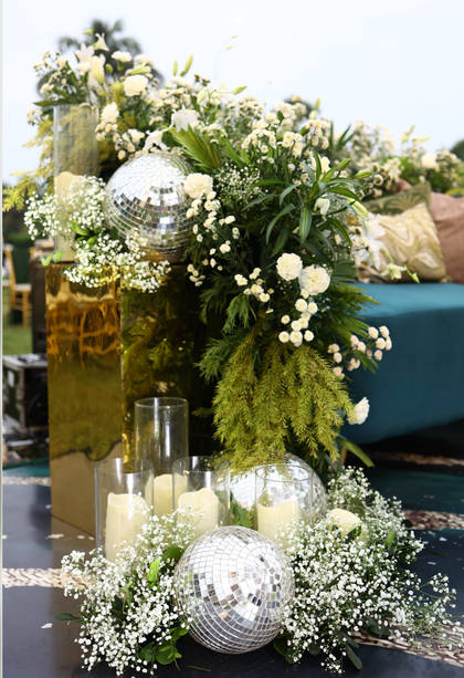 Floral detail and Lounge — Sangeet decor — Zuri